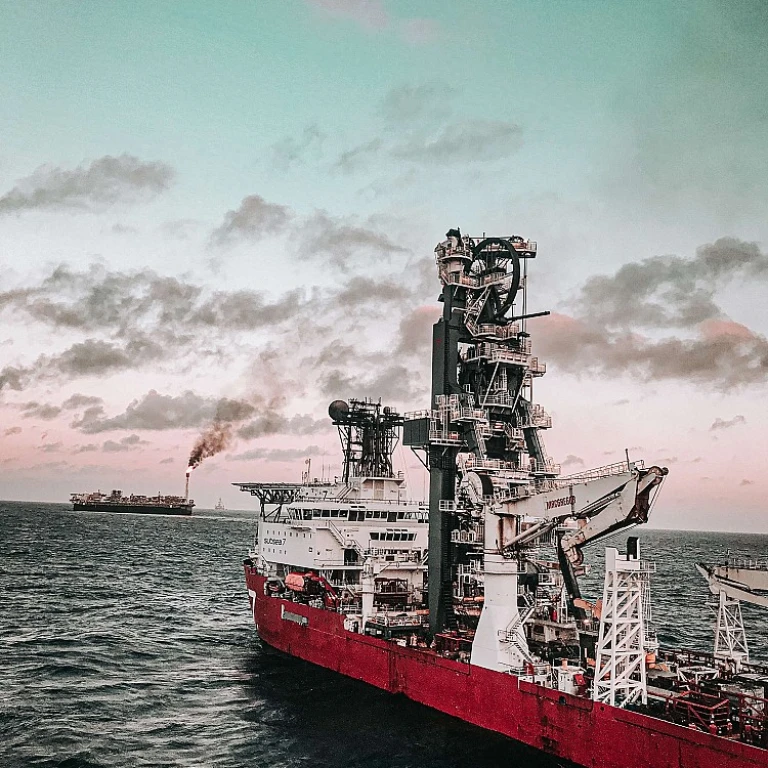 Comprendre l'importance du charbon à coke dans l'industrie pétrolière et gazière